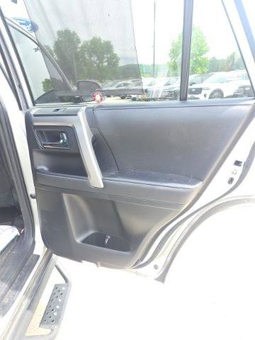 Used 2022 Toyota 4Runner SR5 AWD/4WD image 25