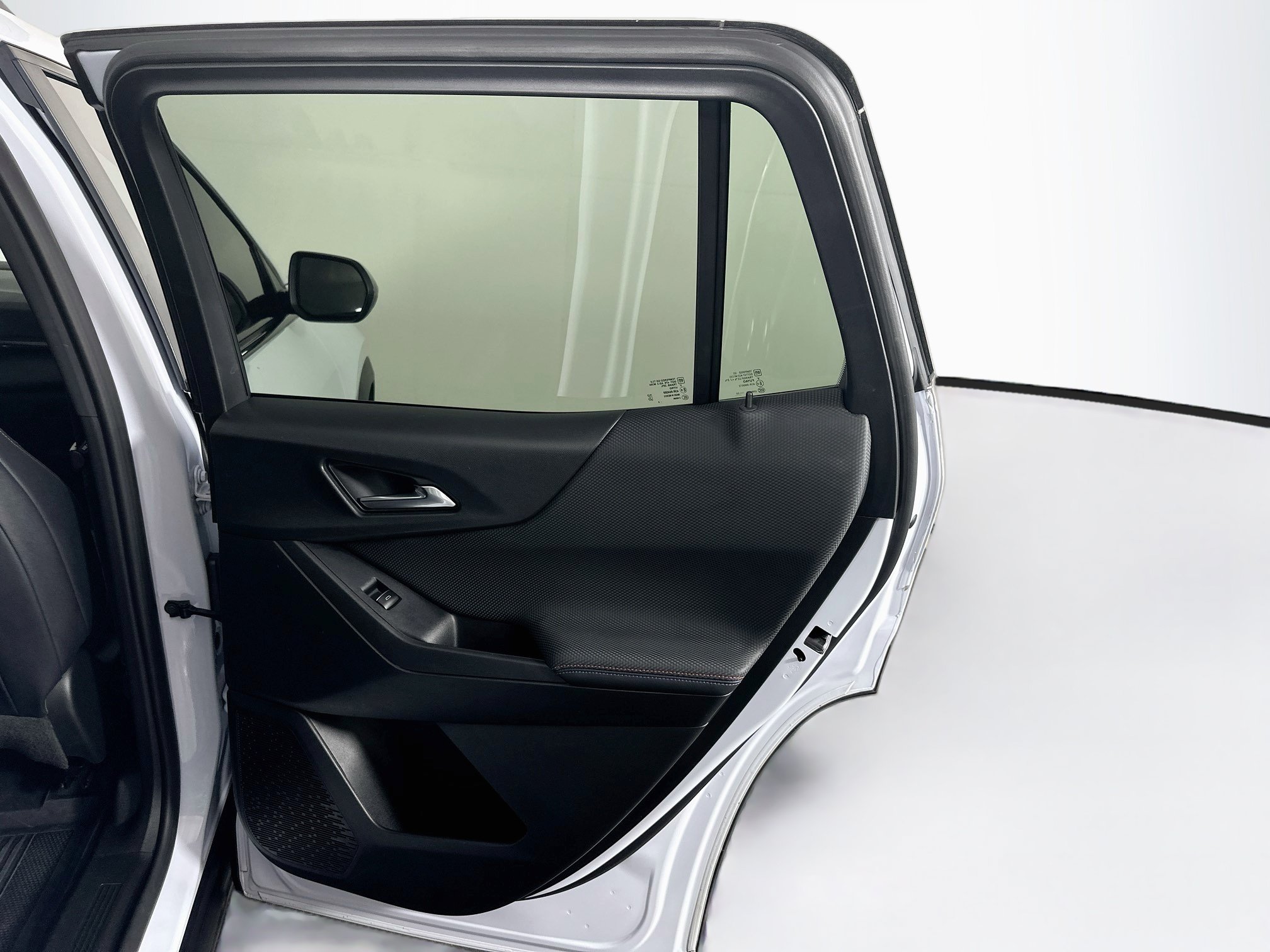 Used 2026 Chevrolet Equinox RS w/ Convenience Package III FWD image 32