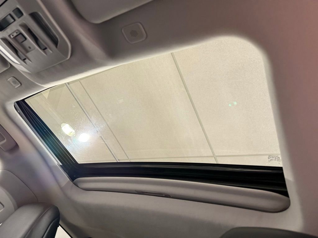 Certified 2024 Toyota Highlander XLE image 18