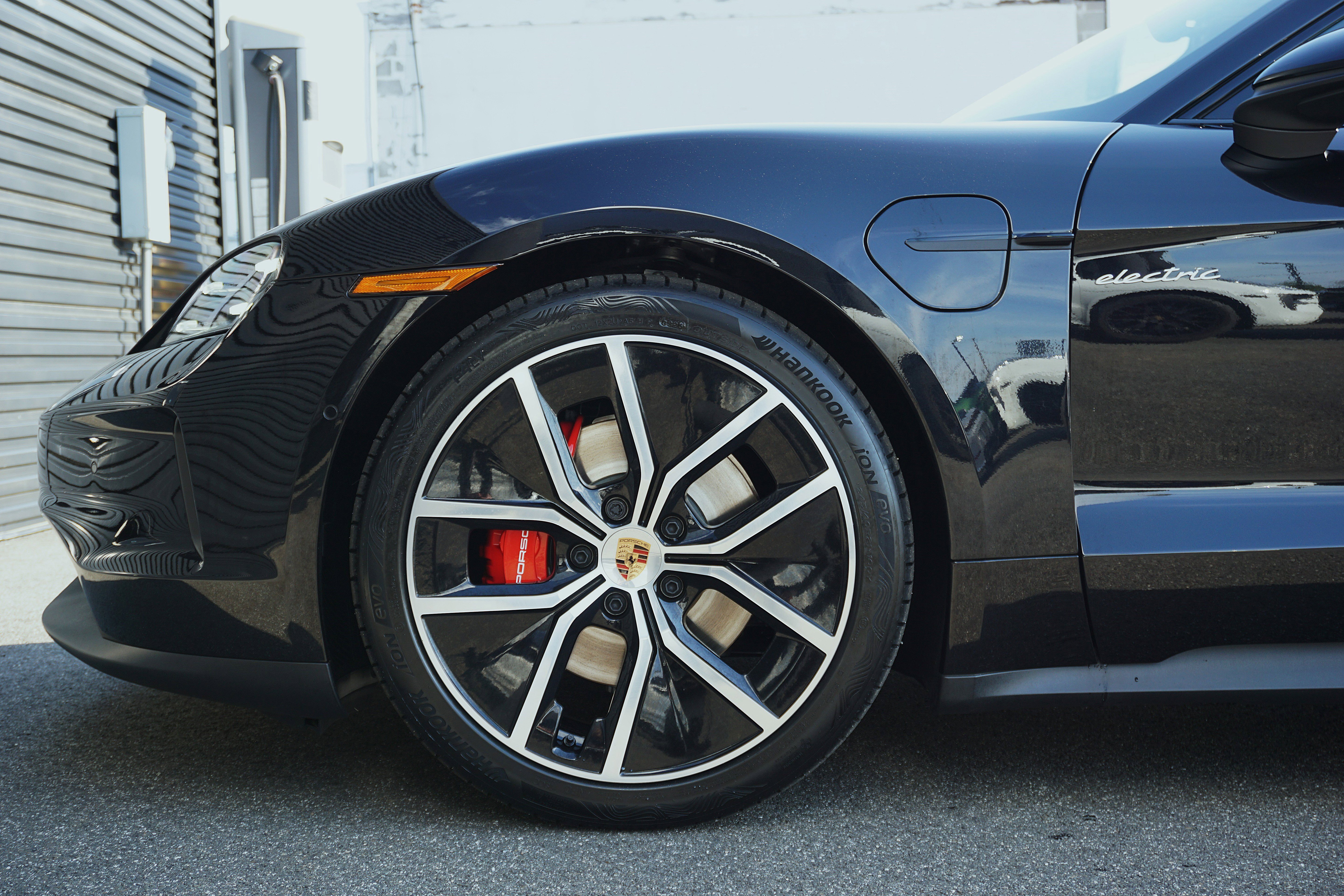 New 2026 Porsche Taycan 4S AWD/4WD image 7