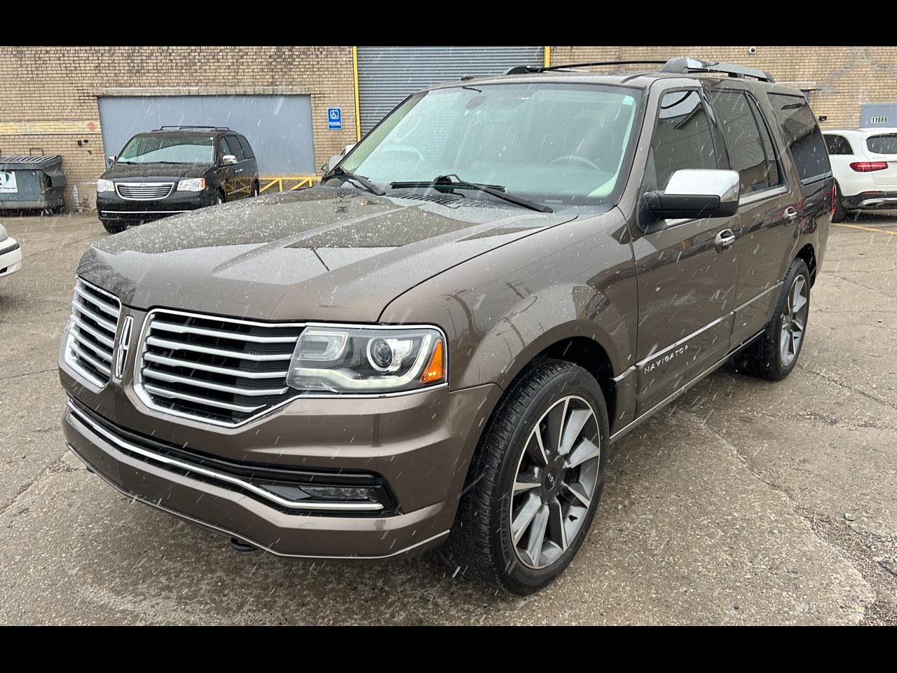 Used 2016 Lincoln Navigator Reserve image 1