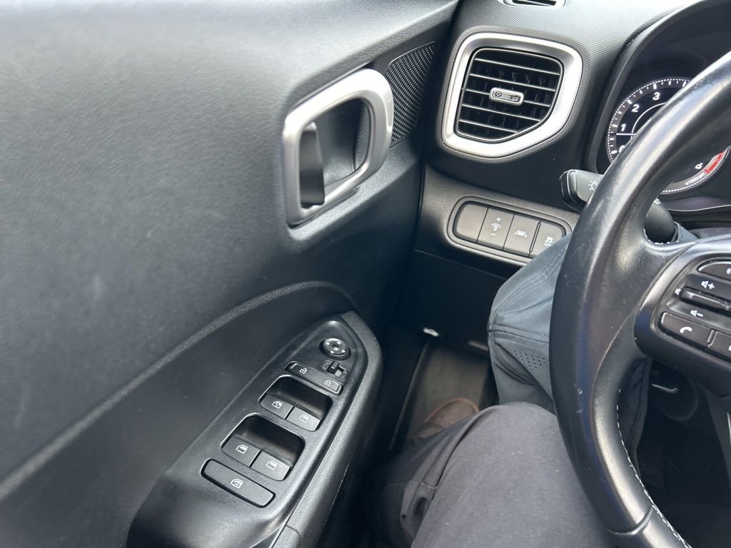 Used 2021 Hyundai Venue SEL w/ Cargo Package image 13