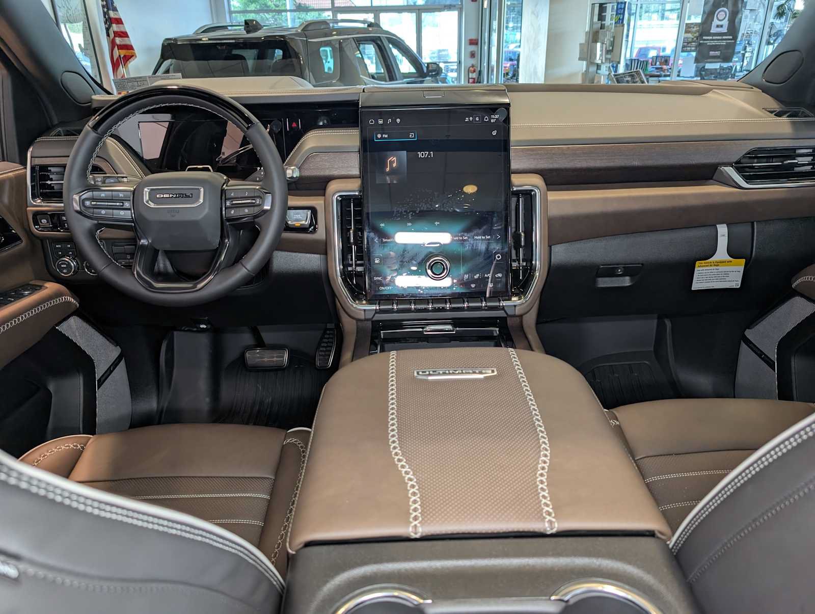 New 2026 GMC Yukon Denali Ultimate w/ LPO, Floor Liner Package AWD/4WD image 11