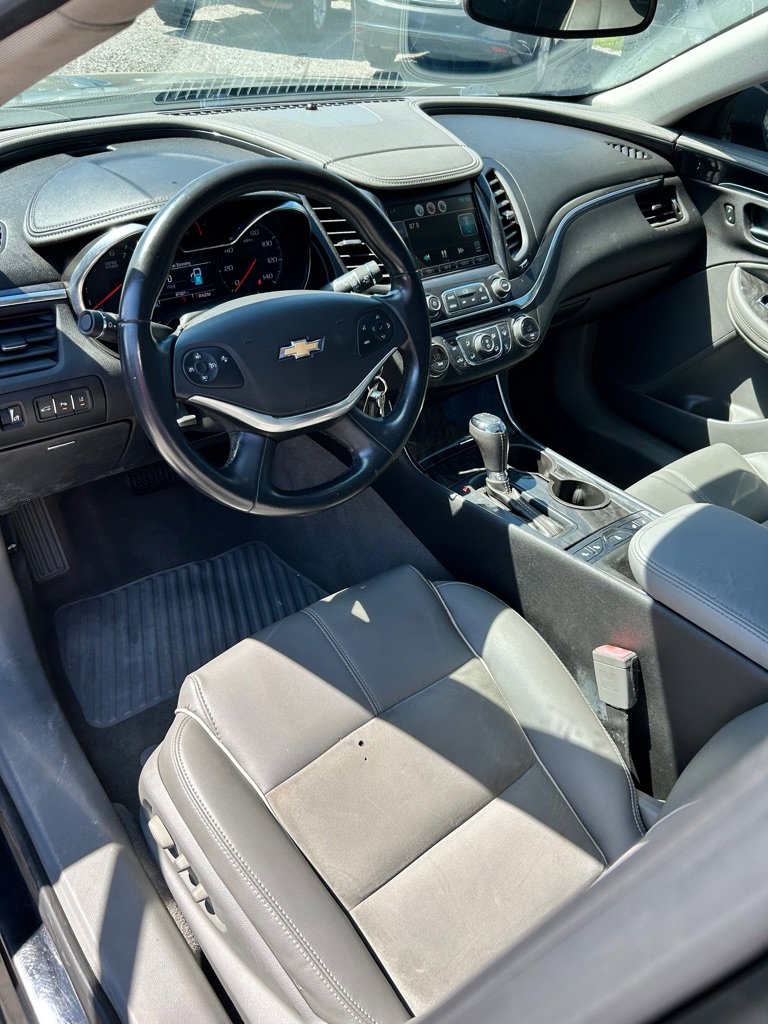 Used 2015 Chevrolet Impala LT w/ Convenience Package image 6