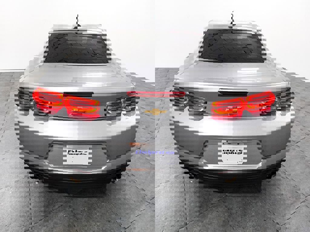 Used 2019 Chevrolet Camaro LT RWD image 5