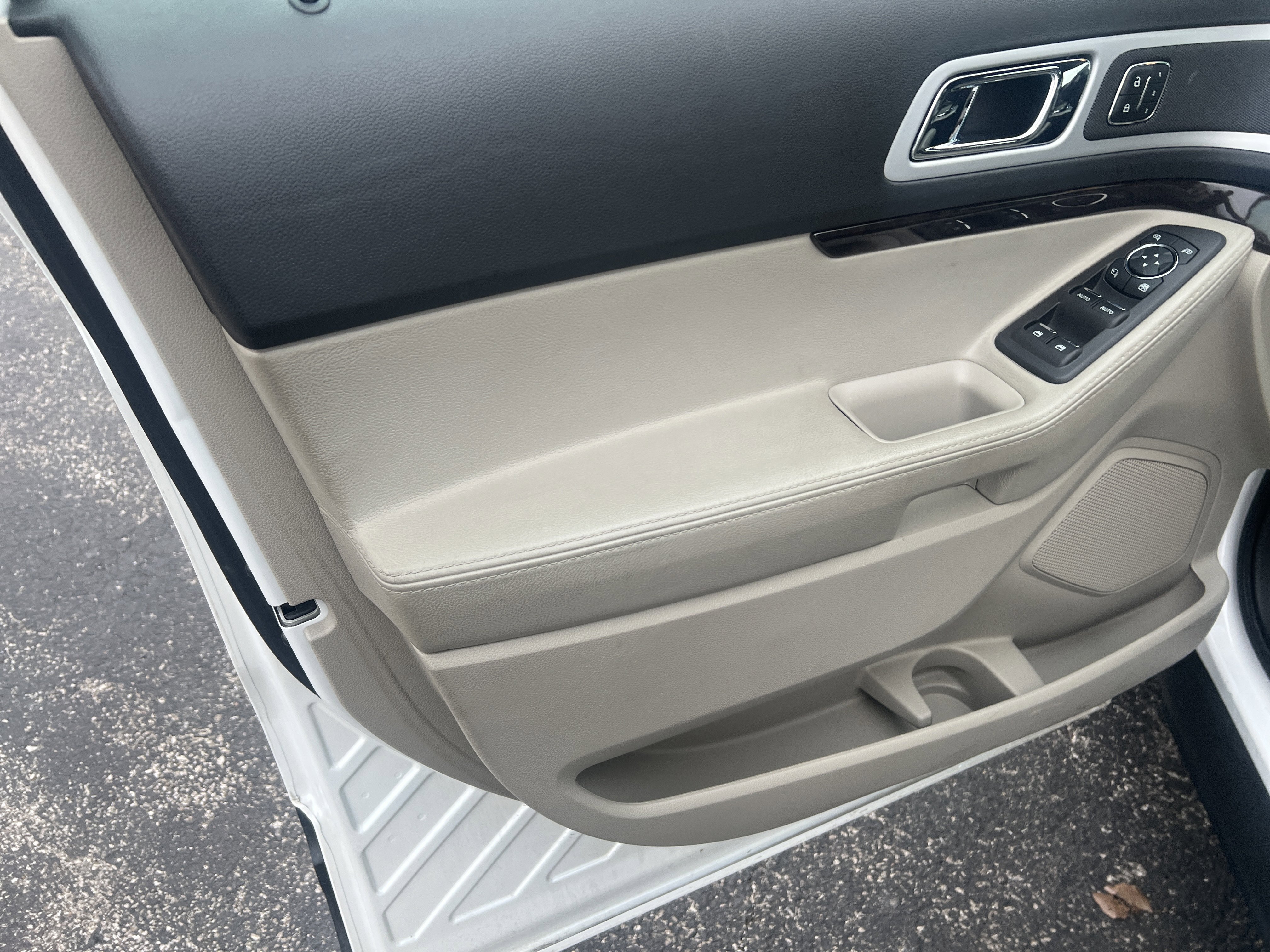 Used 2013 Ford Explorer Limited image 8