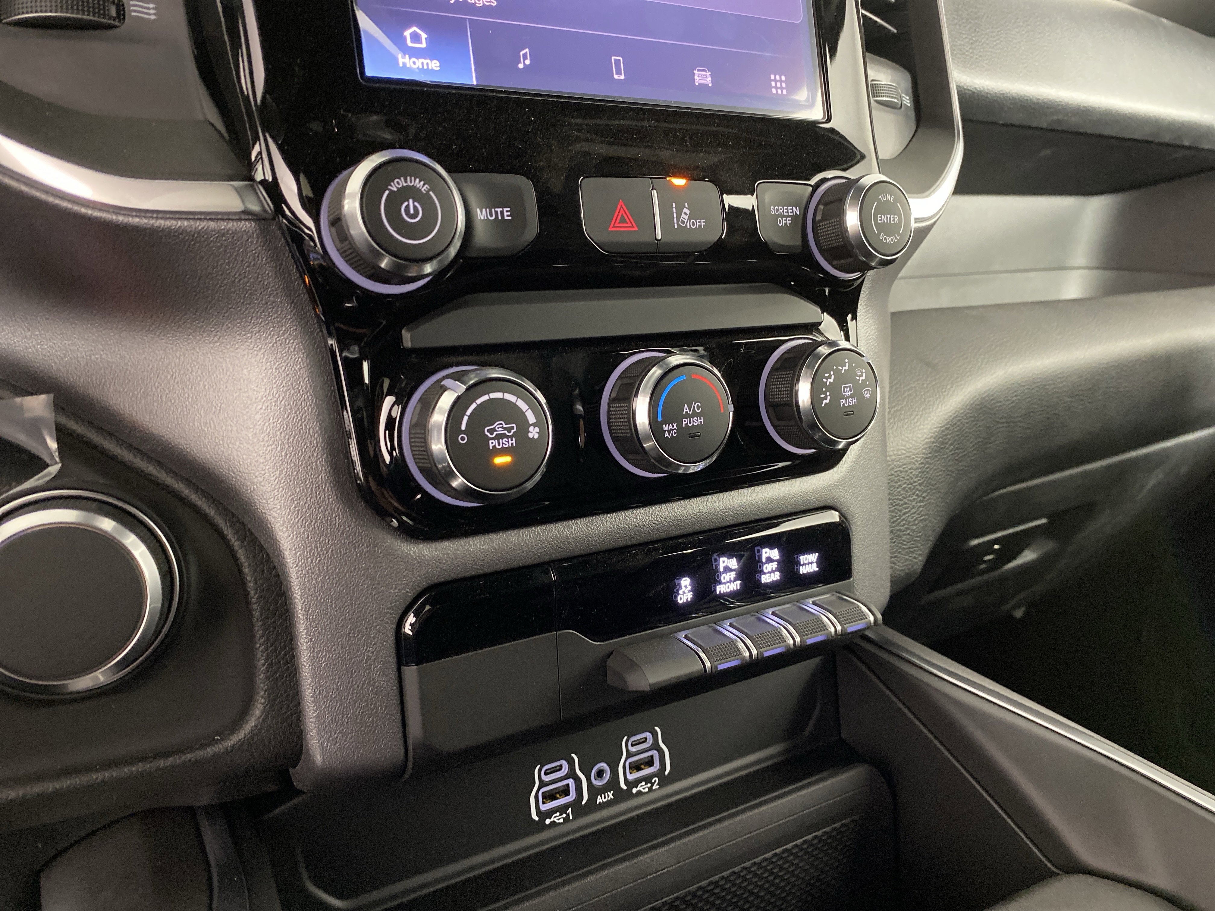 New 2025 RAM 1500 Big Horn image 25