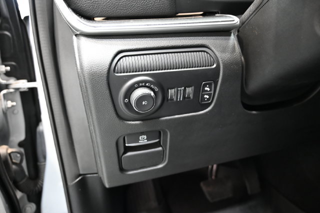 Used 2022 Jeep Wagoneer Series I AWD/4WD image 28