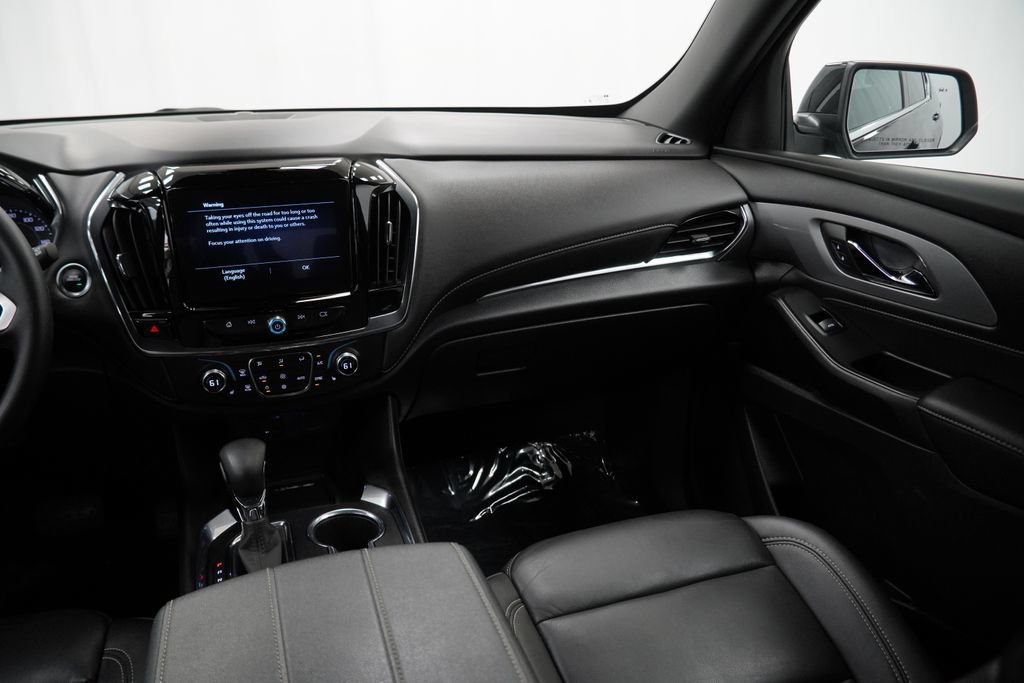 Used 2023 Chevrolet Traverse LT w/ Rear Camera Mirror Package AWD/4WD image 14
