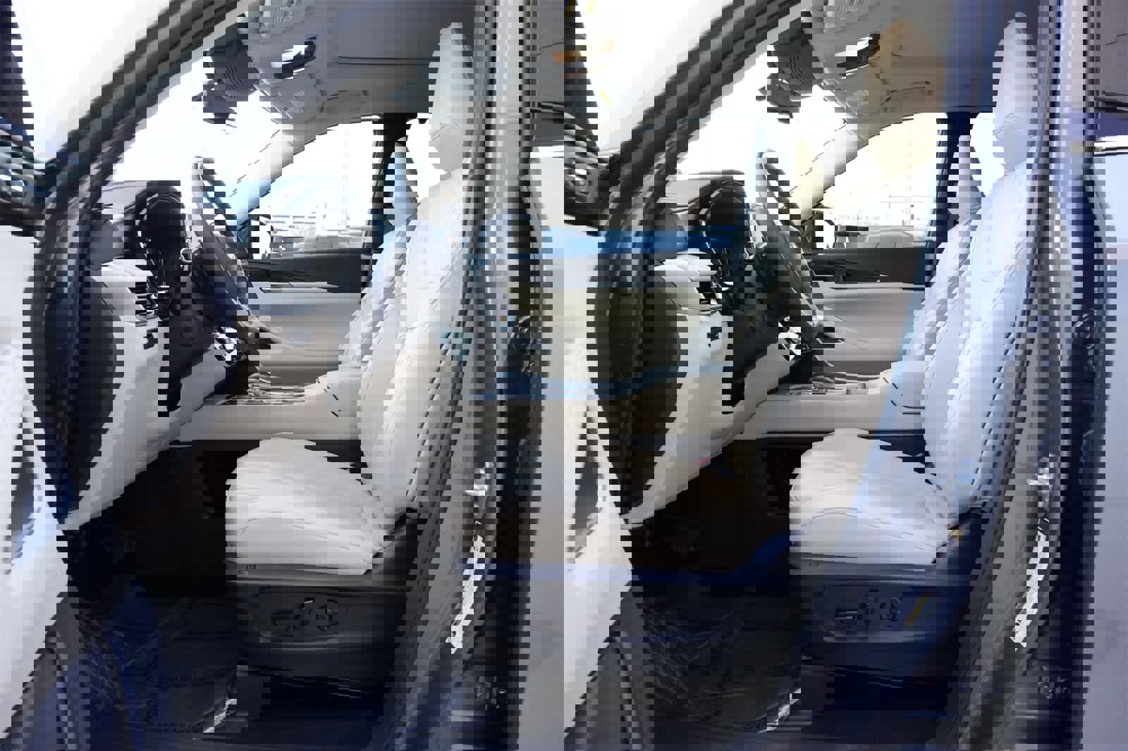 Certified 2025 INFINITI QX60 Sensory image 17