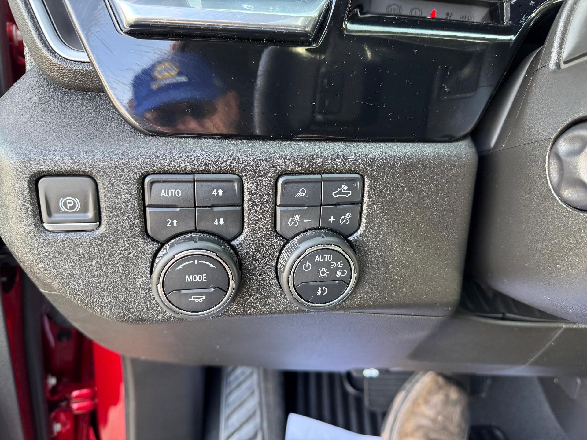 Certified 2023 Chevrolet Silverado 1500 LTZ w/ Z71 Off-Road Package image 21