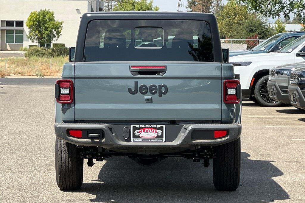 New 2026 Jeep Gladiator Sport AWD/4WD image 5