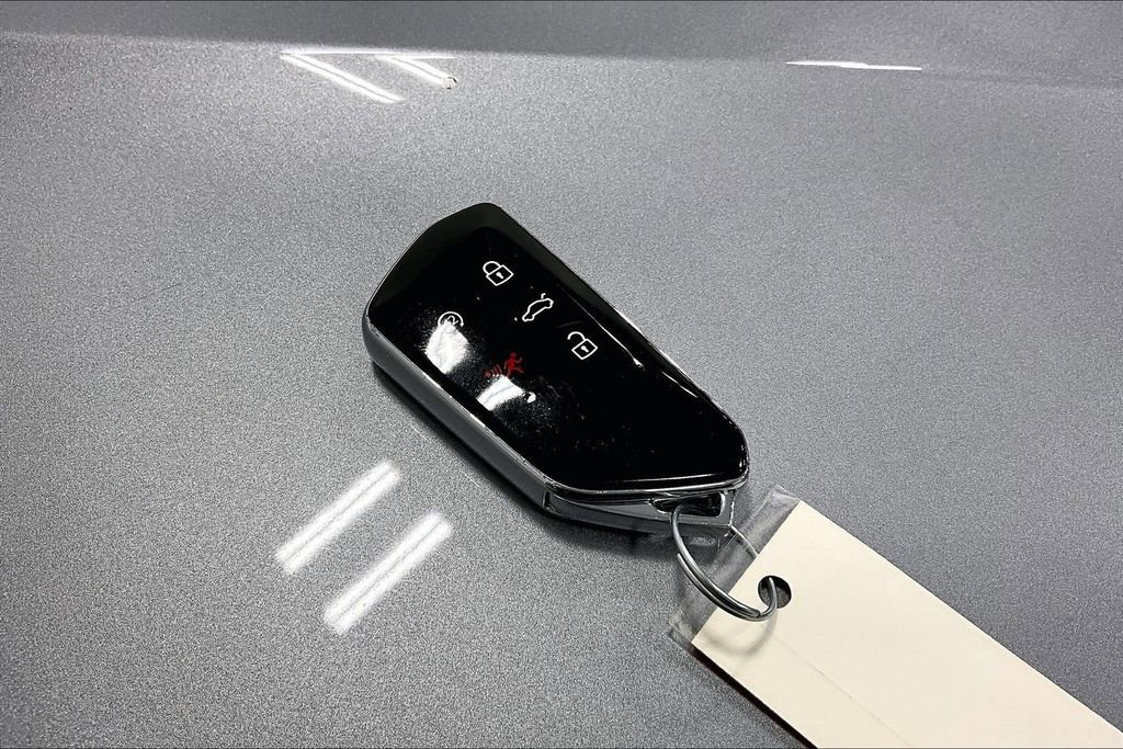 Used 2025 Volkswagen Atlas SE AWD/4WD image 13
