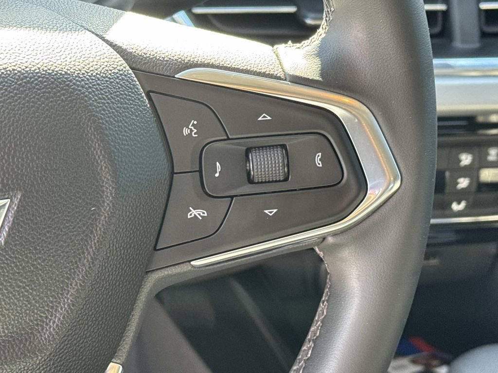Certified 2025 Chevrolet Trax LT w/ Driver Confidence Package image 23