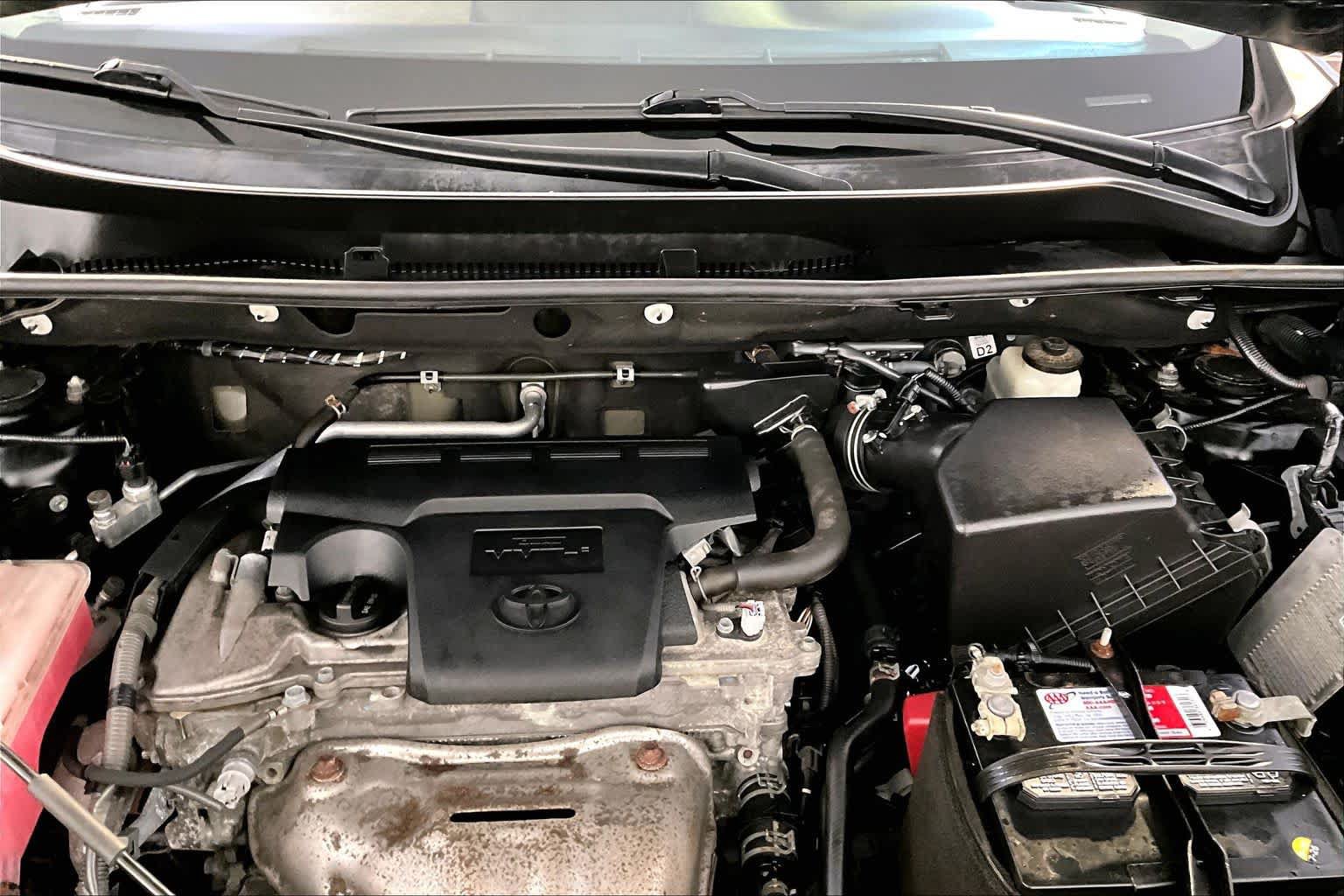 Used 2018 Toyota RAV4 XLE AWD/4WD image 30