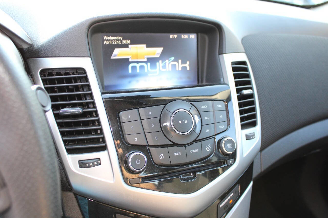 Used 2016 Chevrolet Cruze LT FWD image 15