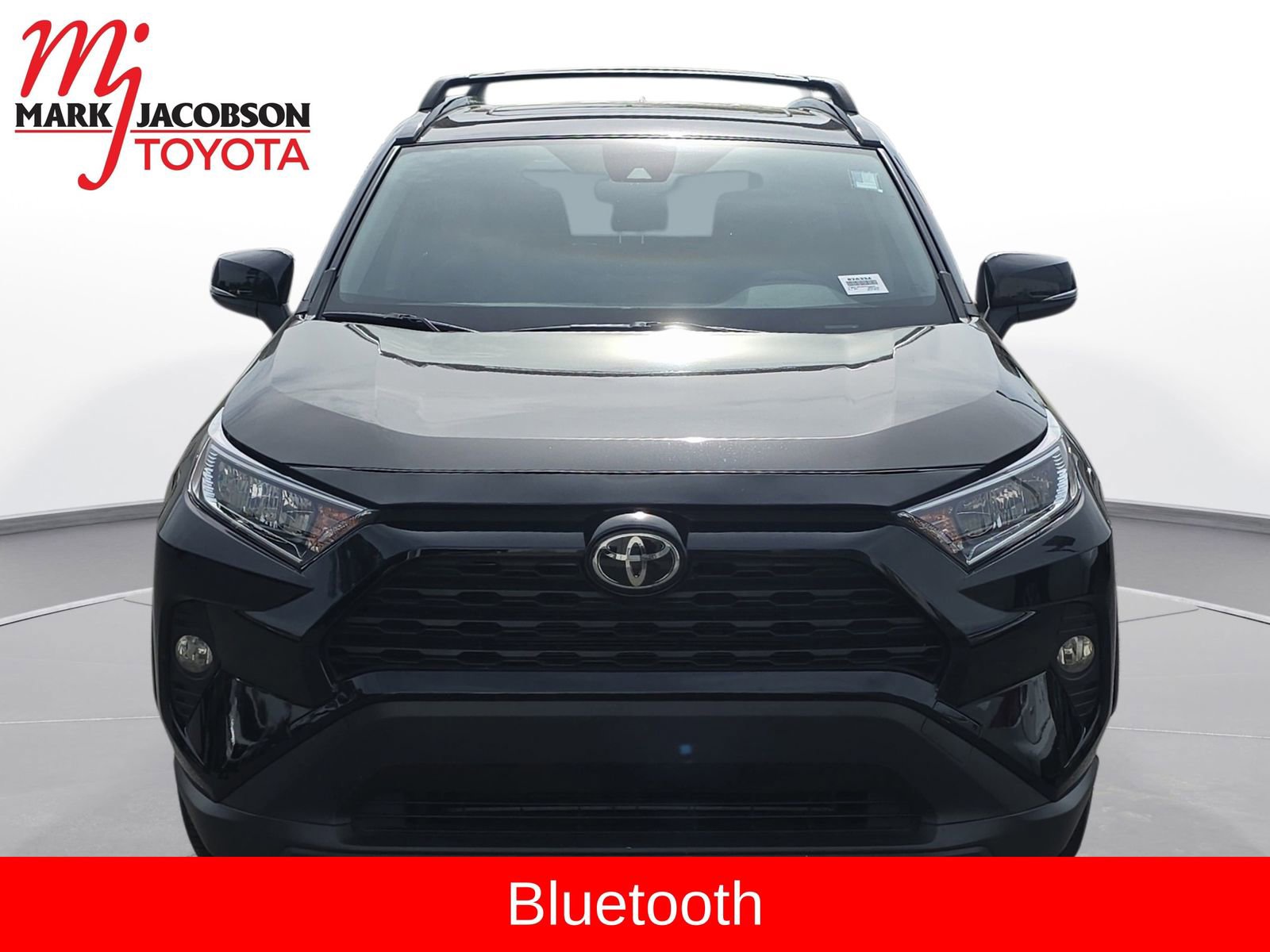 Used 2019 Toyota RAV4 XLE FWD image 2