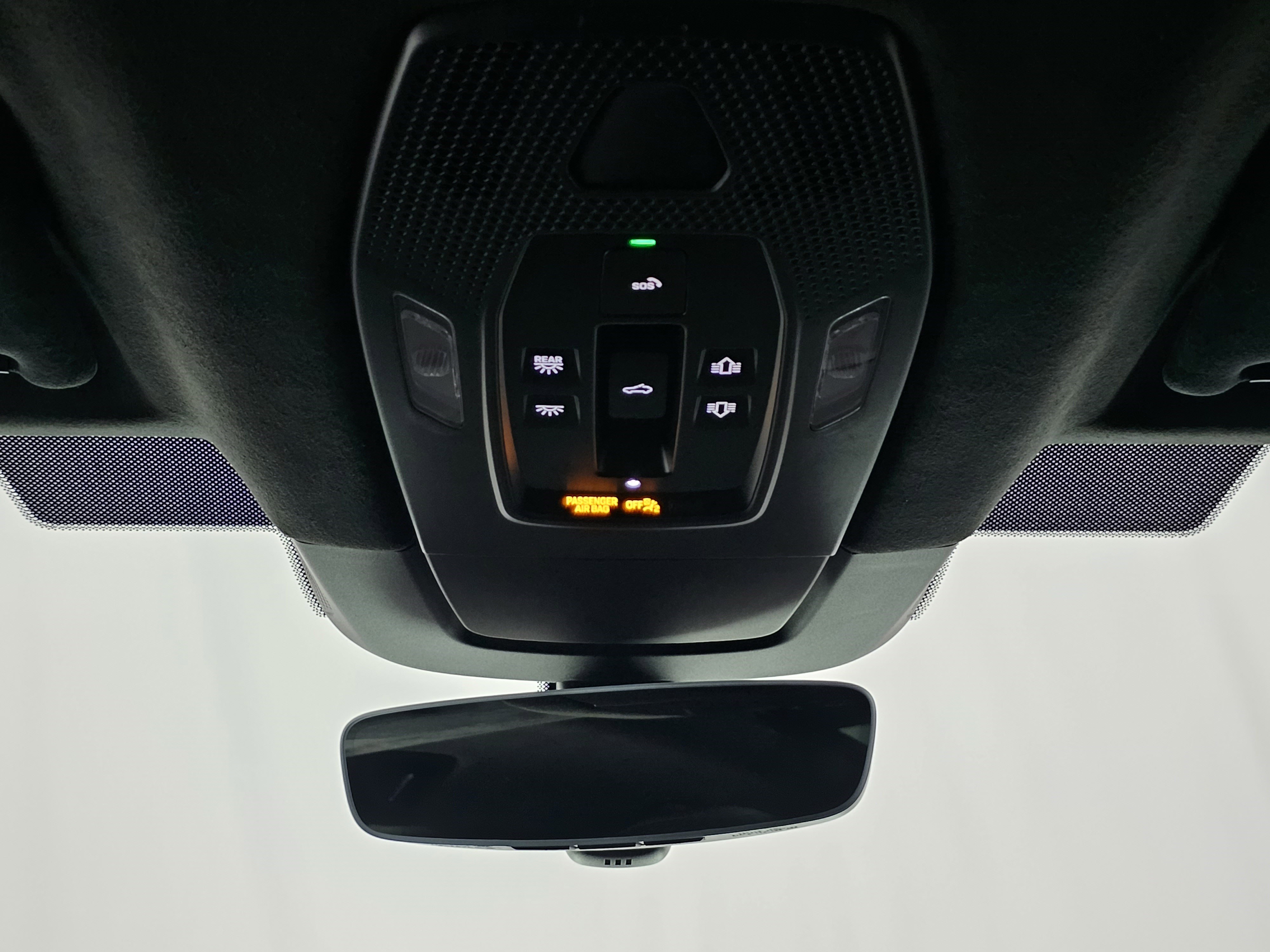 Used 2025 Porsche Macan Turbo Electric image 32