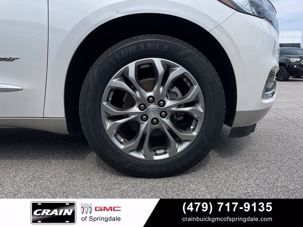 Used 2018 Buick Enclave Avenir w/ Avenir Technology Package FWD image 31