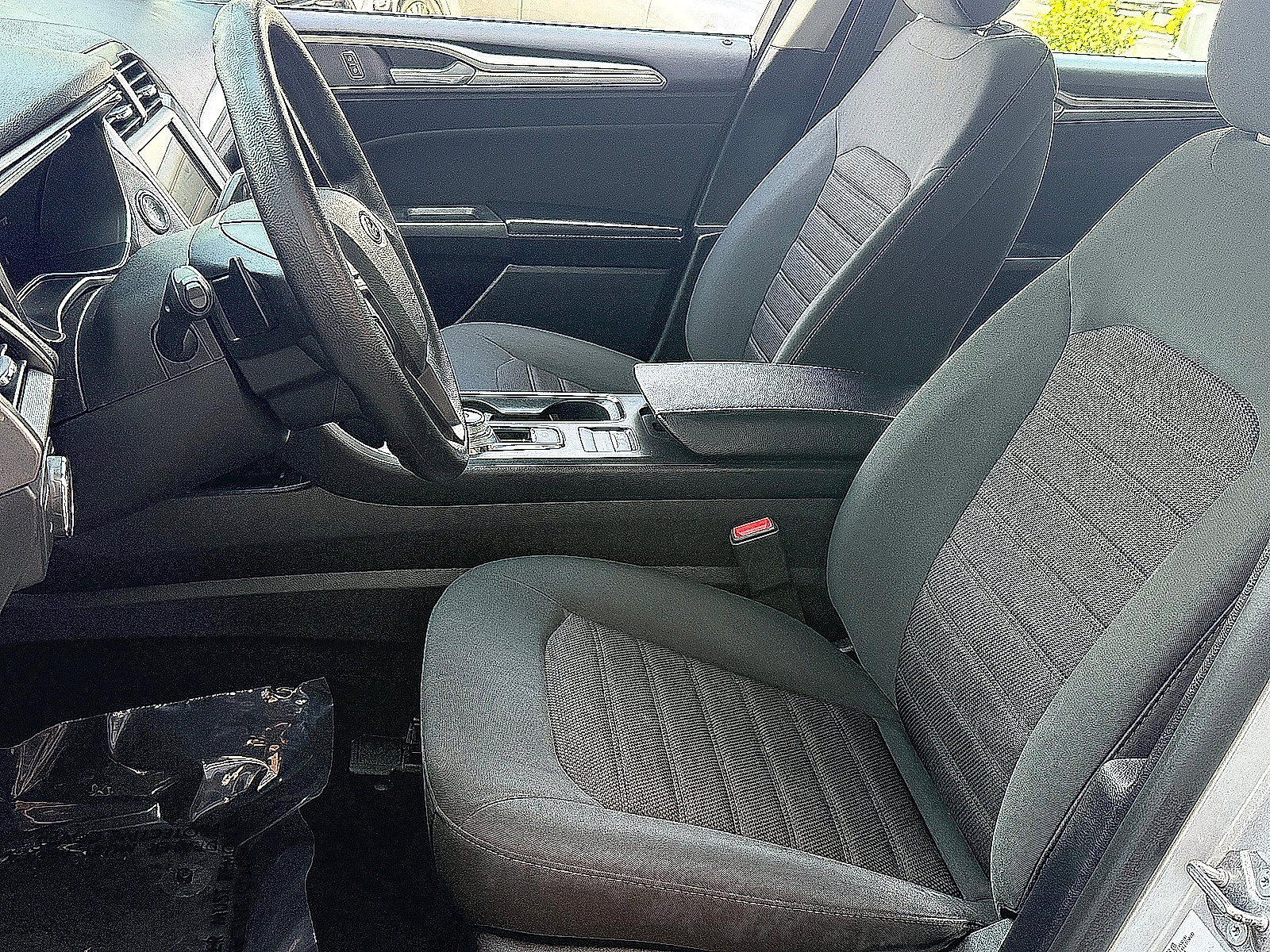Used 2019 Ford Fusion SE FWD image 33