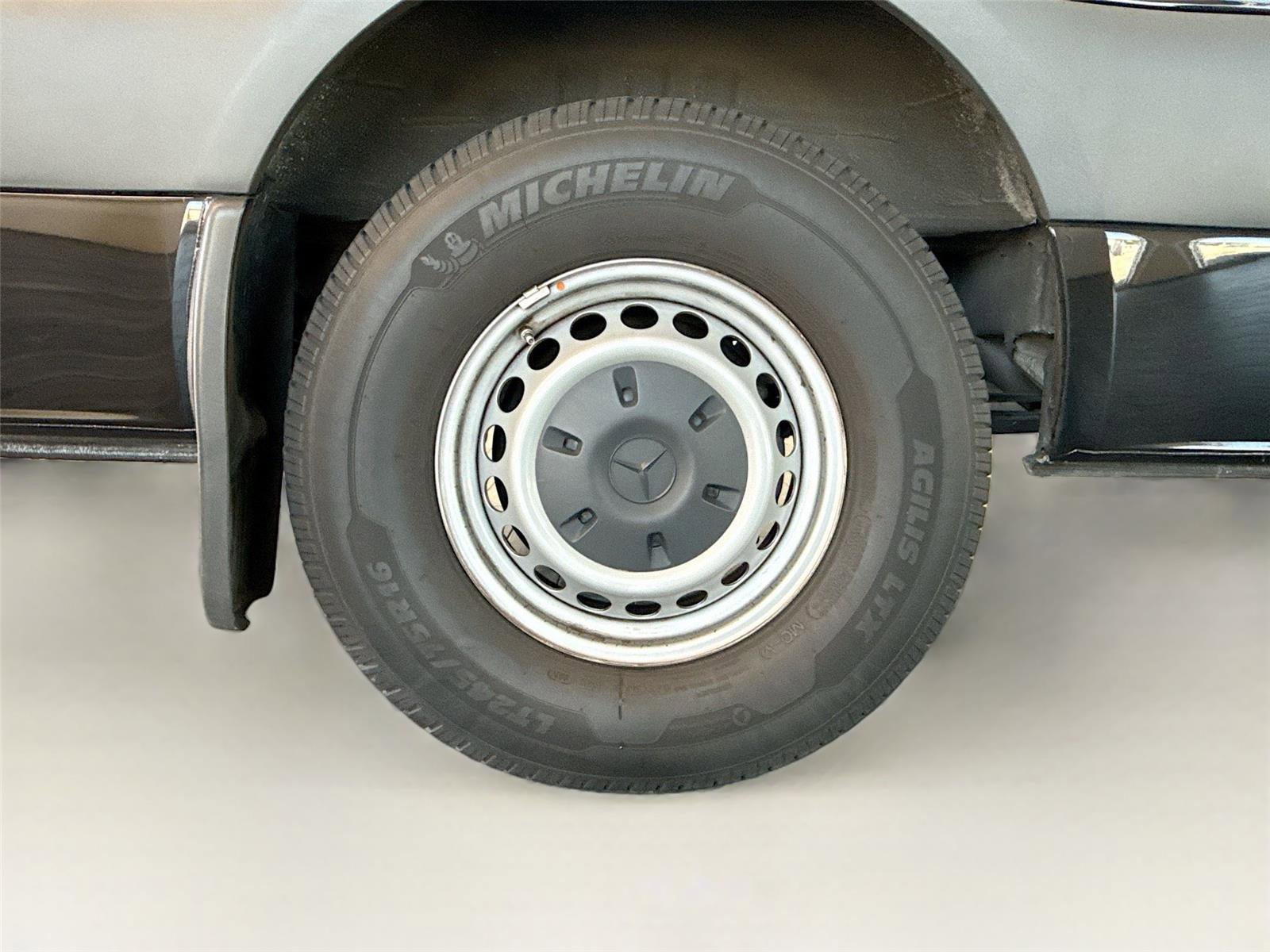 Used 2022 Mercedes-Benz Sprinter 2500 image 42