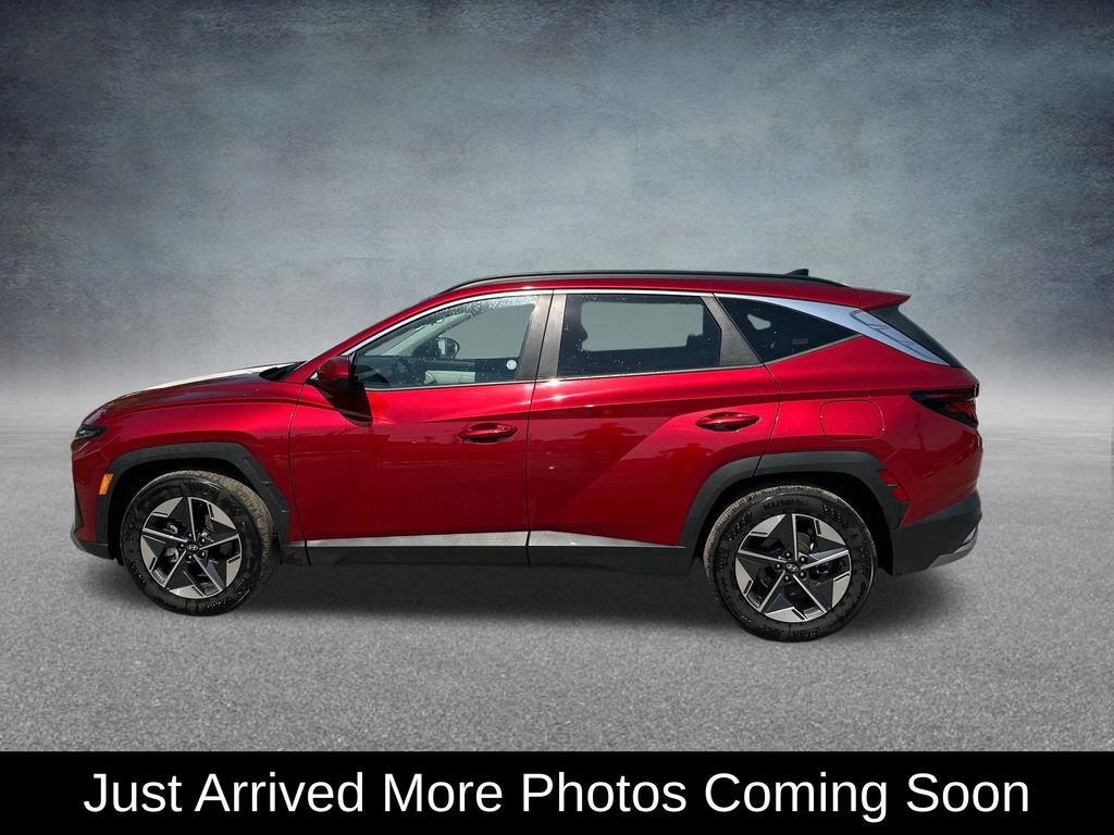 Used 2025 Hyundai Tucson SEL FWD image 2