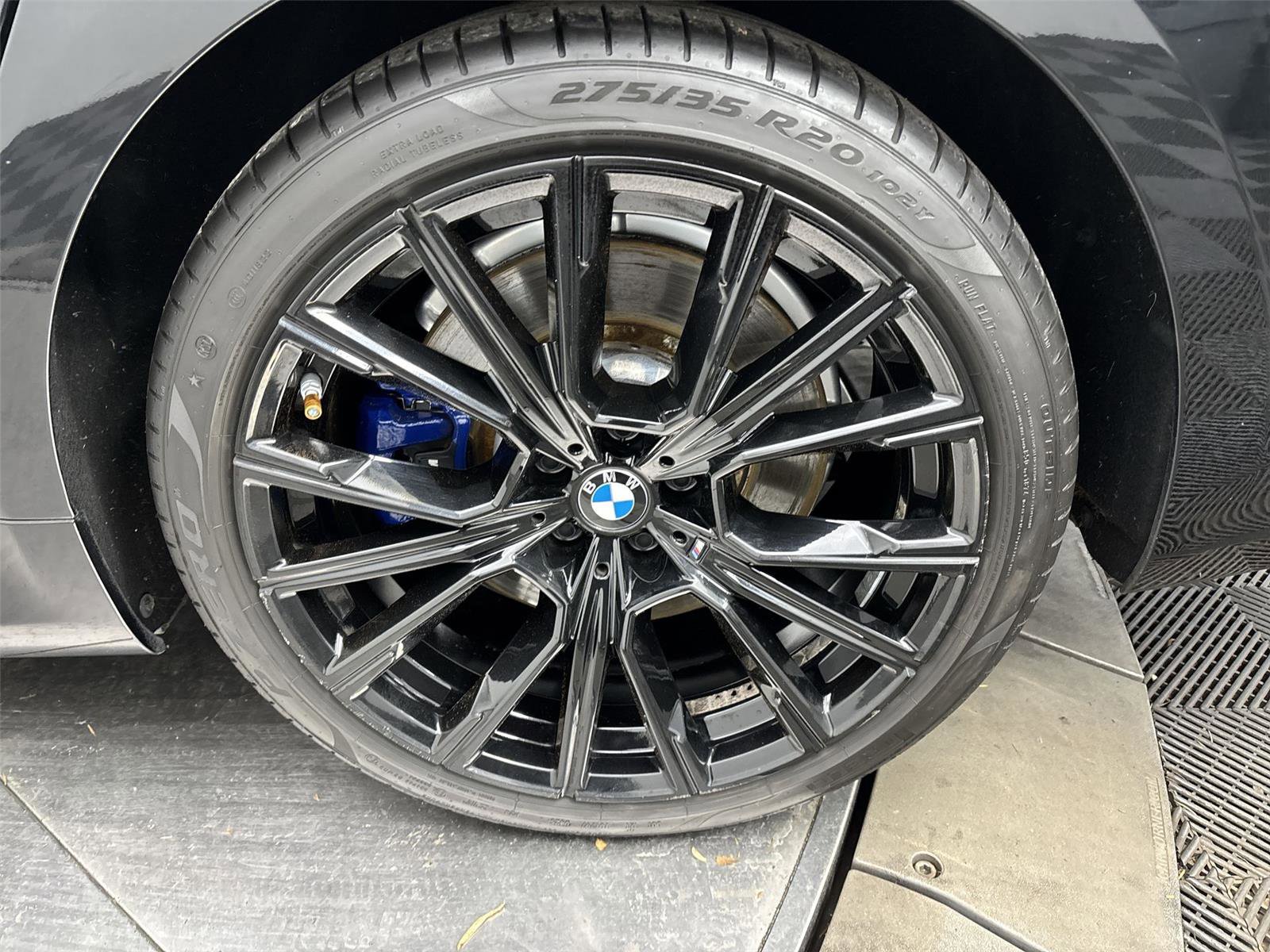 Used 2020 BMW 750i xDrive w/ Executive Package image 27