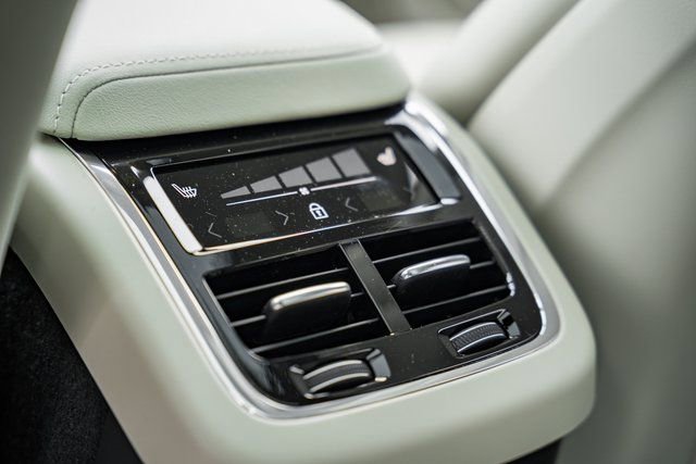 New 2026 Volvo XC60 B5 Ultra w/ Protection Package Premier image 33