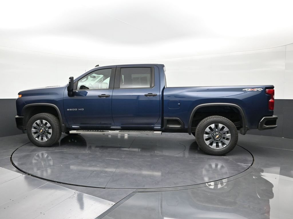 Used 2022 Chevrolet Silverado 2500 Custom w/ Custom Convenience Package image 2