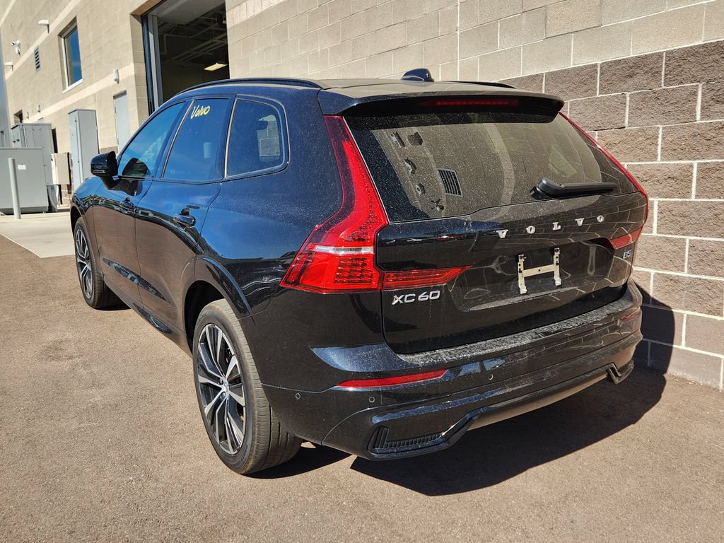 Used 2025 Volvo XC60 B5 Plus AWD/4WD image 9