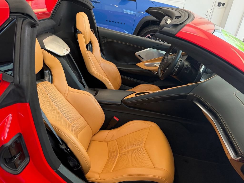 Used 2021 Chevrolet Corvette Stingray Premium Conv w/ Z51 Performance Package RWD image 16