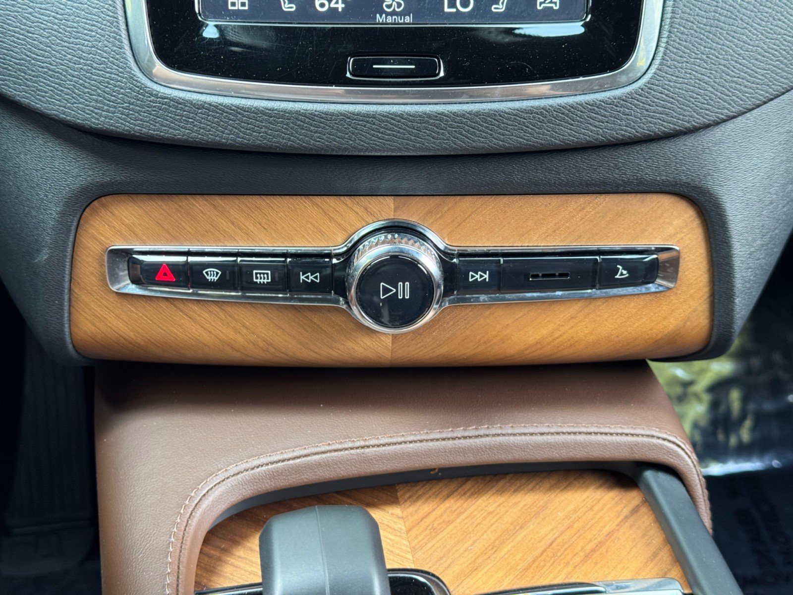 Used 2023 Volvo XC90 T8 Core AWD/4WD image 31