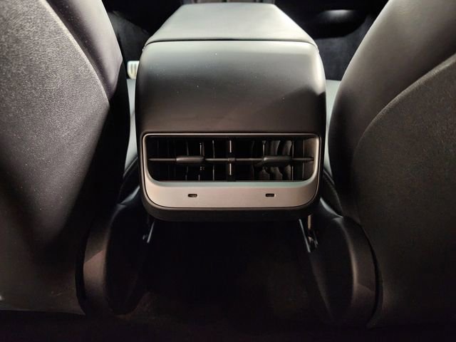 Used 2024 Tesla Model Y Performance image 28