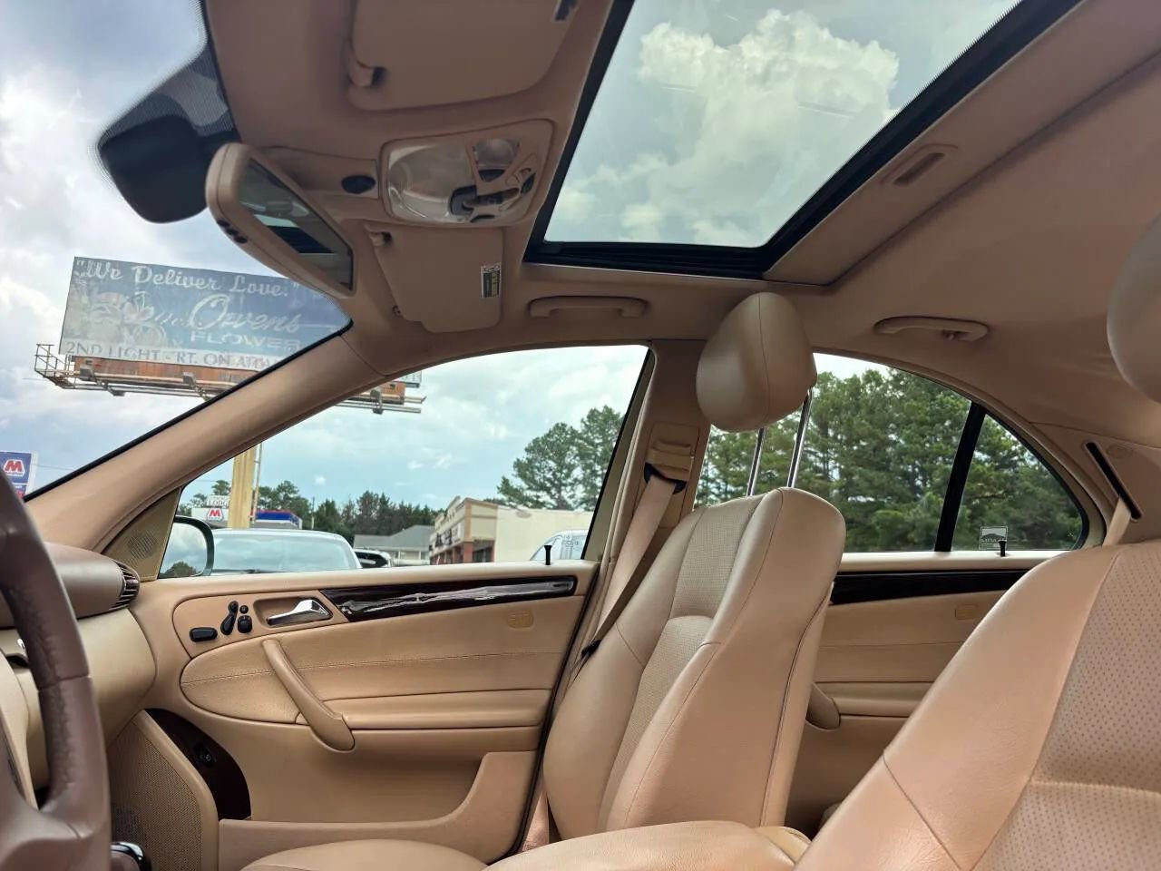 Used 2001 Mercedes-Benz C 240 Sedan image 11