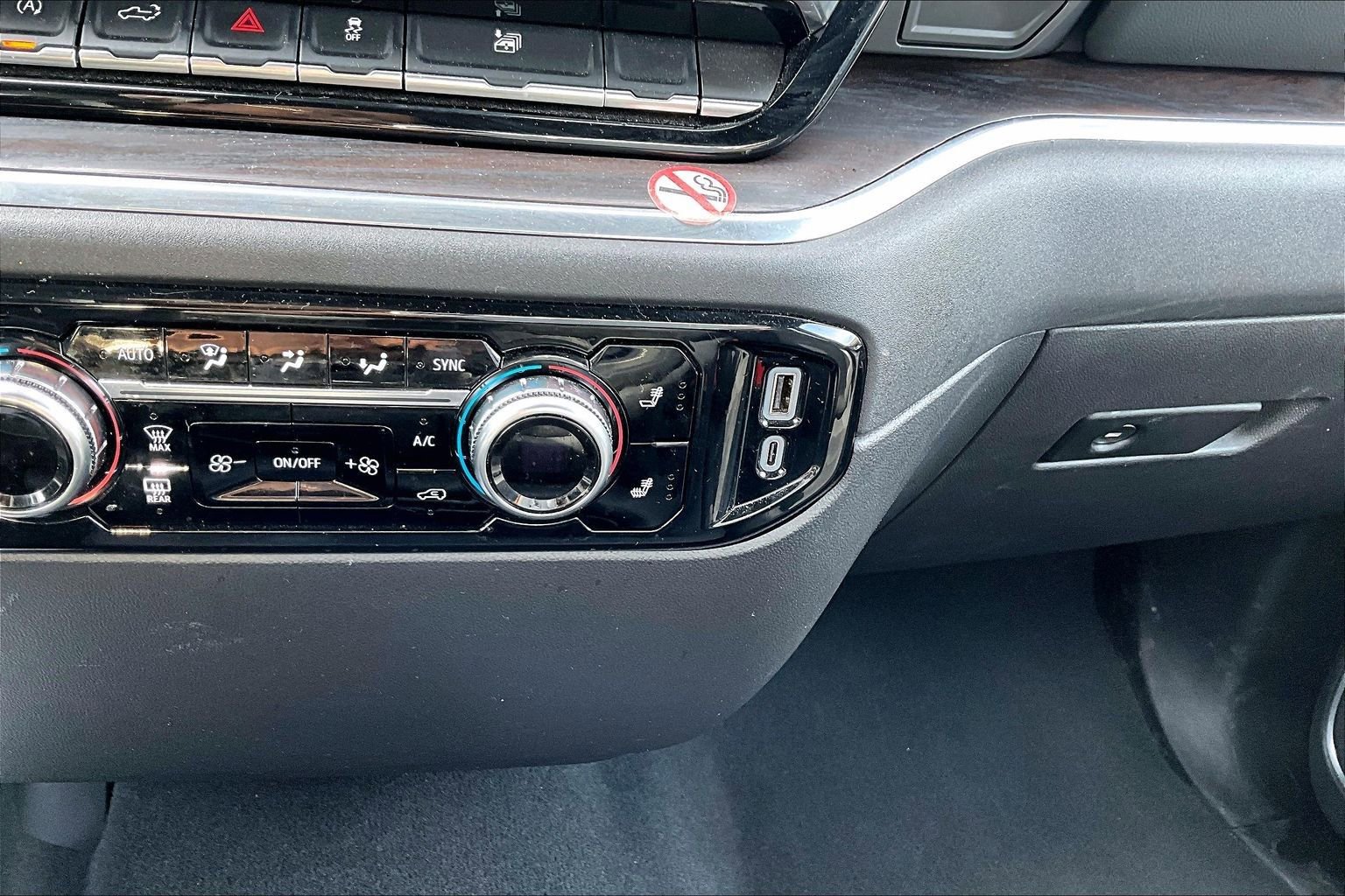 Used 2025 GMC Sierra 1500 SLT image 17