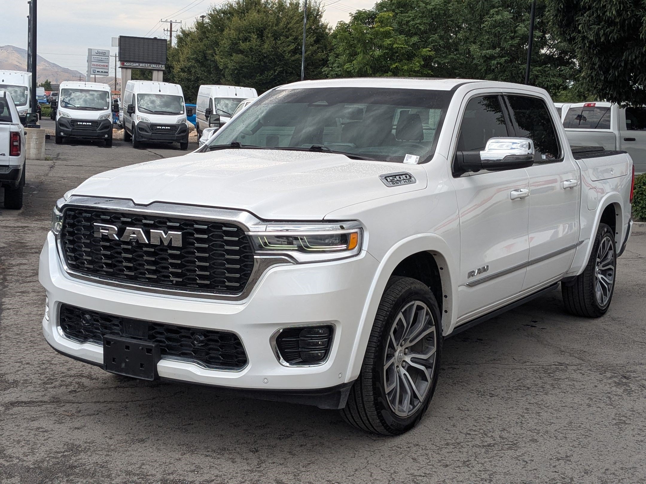 Used 2025 RAM 1500 Tungsten AWD/4WD image 11