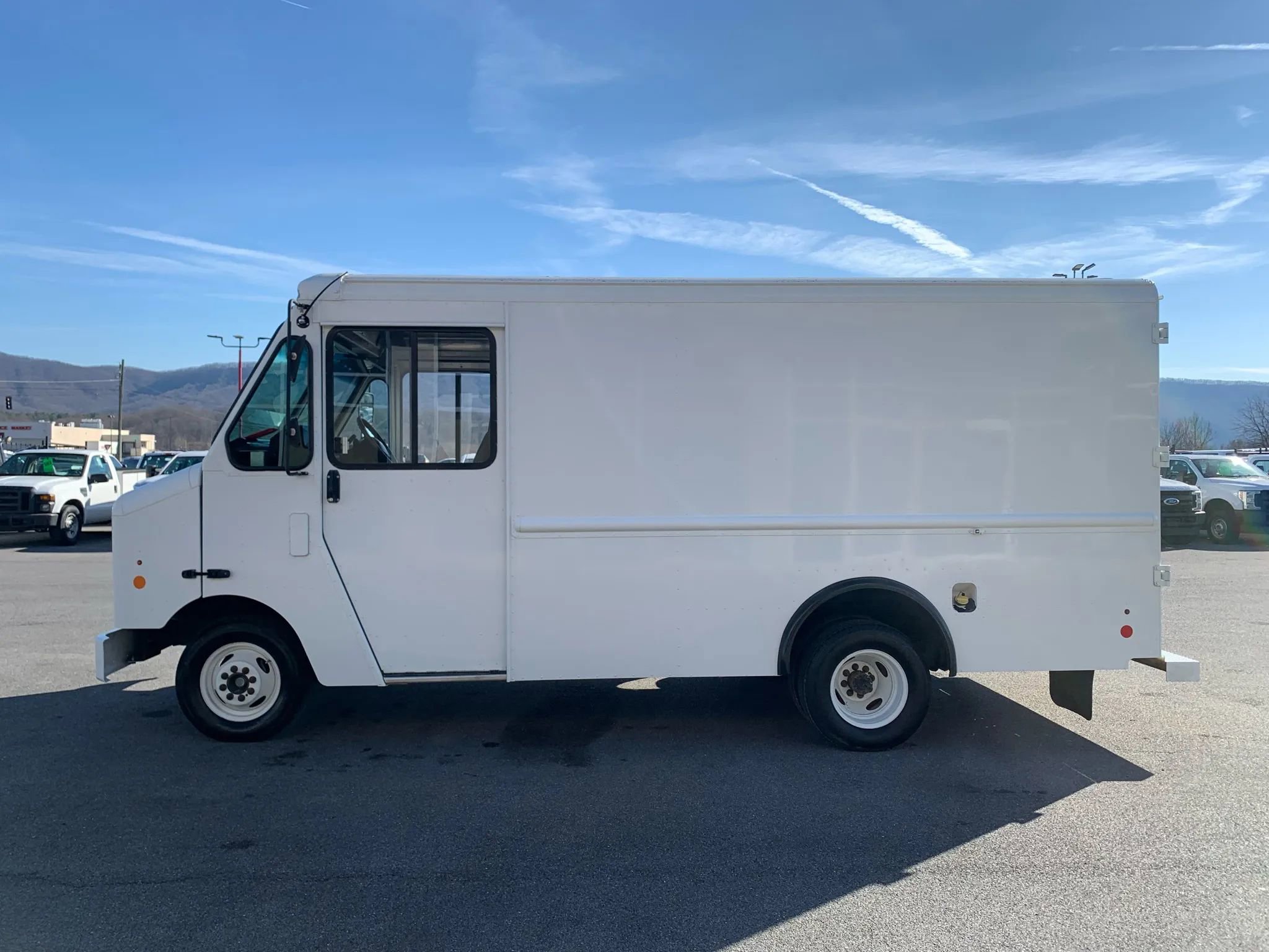 Used 2014 Ford E-350 and Econoline 350 XL w/ A/C Prep Package image 5