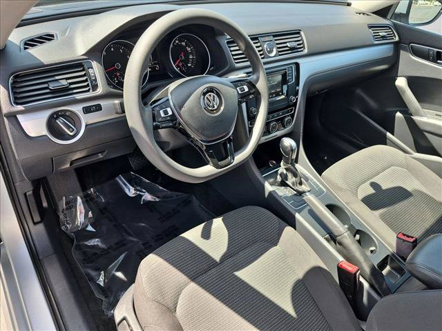 Used 2017 Volkswagen Passat 1.8T S FWD image 10