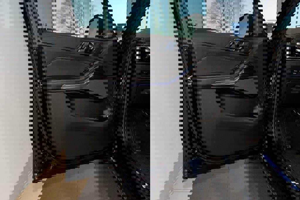 New 2026 BMW X5 xDrive50e image 12