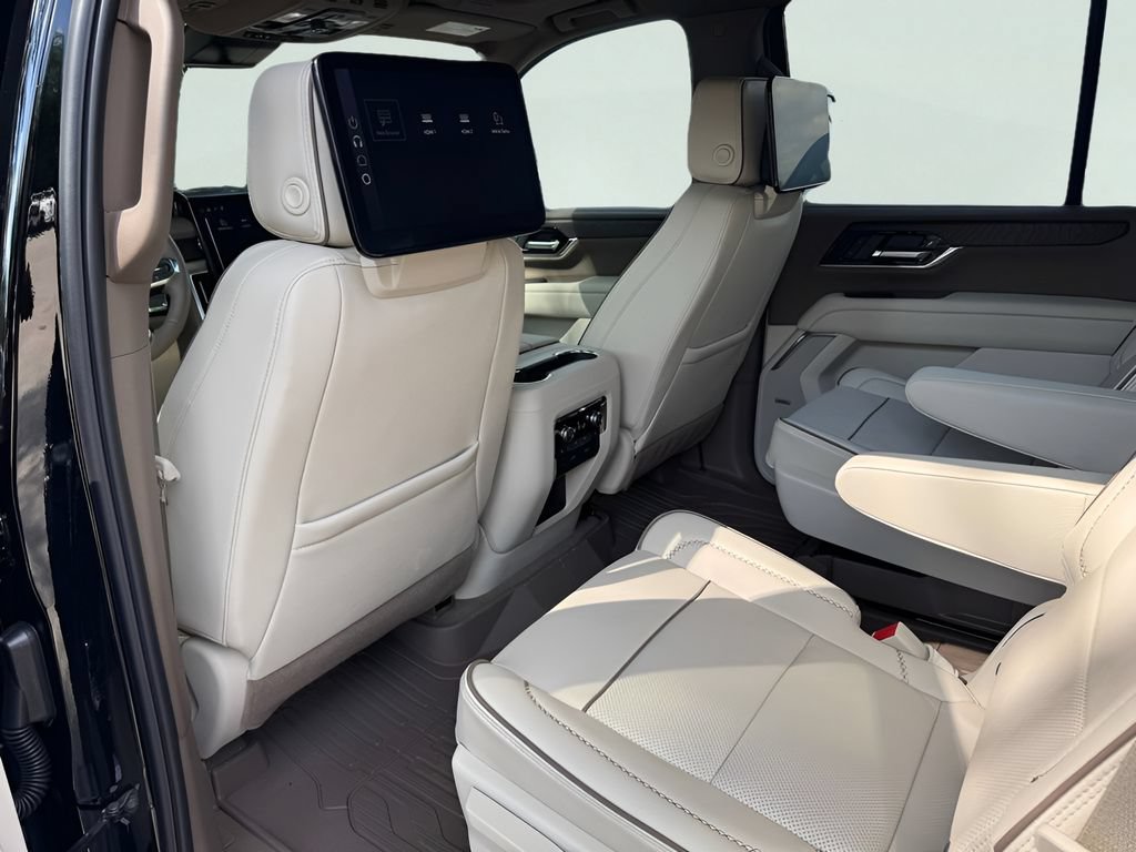 New 2026 GMC Yukon Denali w/ Denali Reserve Package AWD/4WD image 17