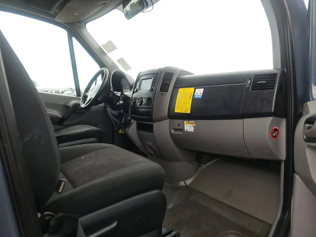 Used 2018 Mercedes-Benz Sprinter 2500 image 5