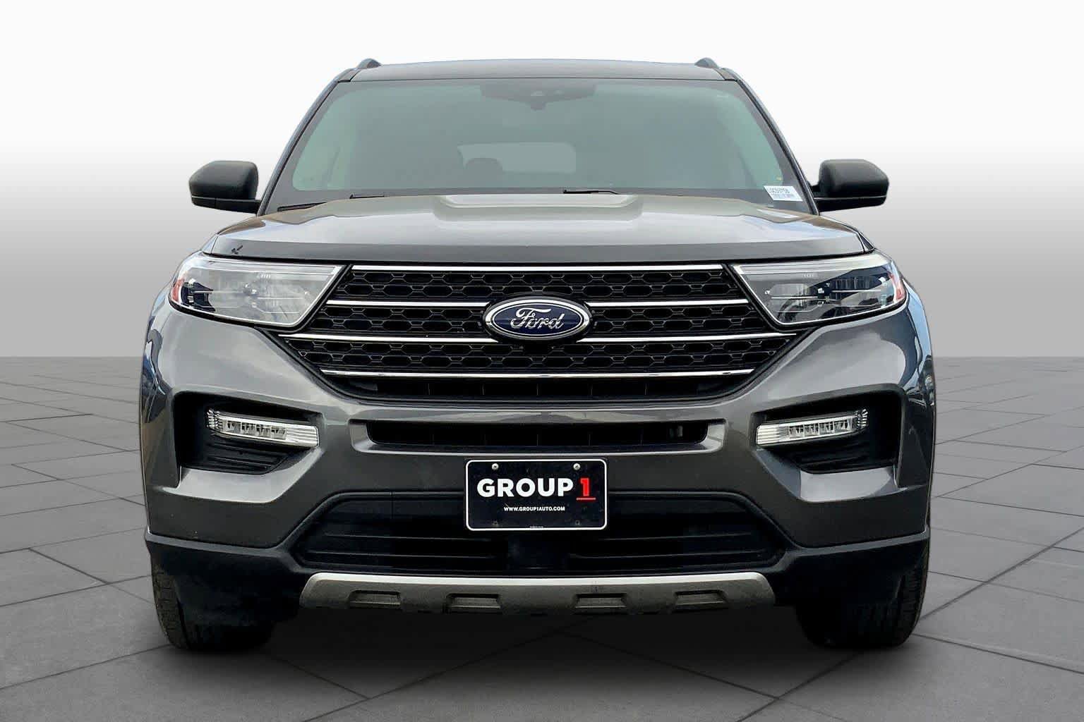 Used 2020 Ford Explorer XLT w/ Equipment Group 202A image 4