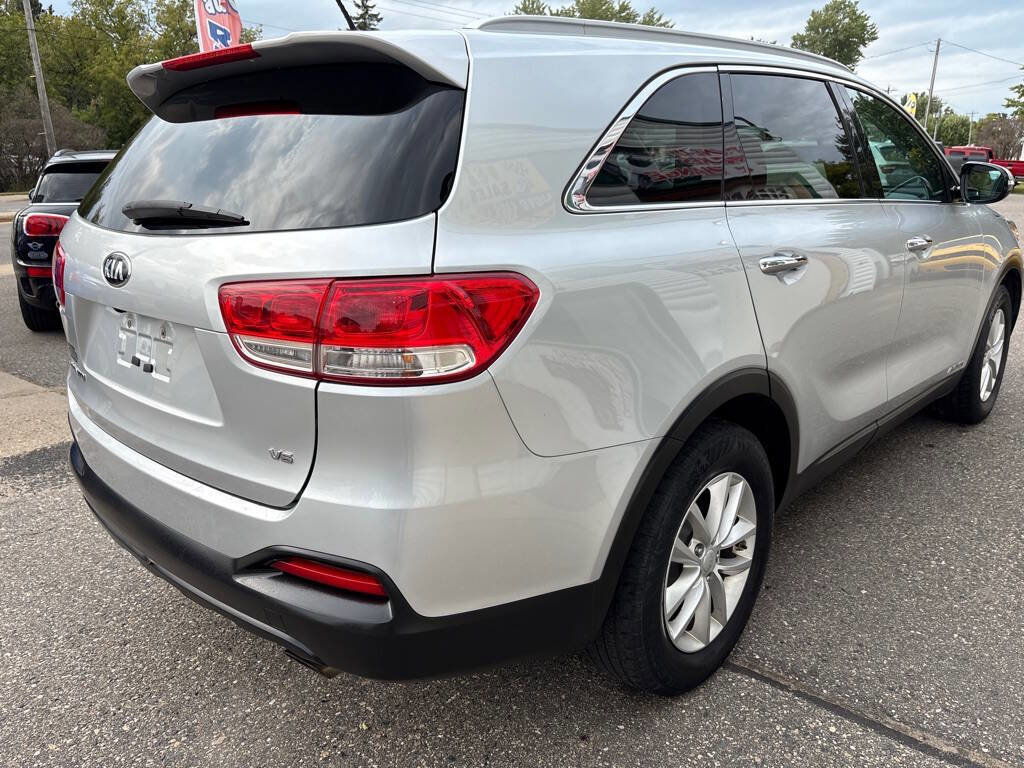Used 2017 Kia Sorento AWD image 6