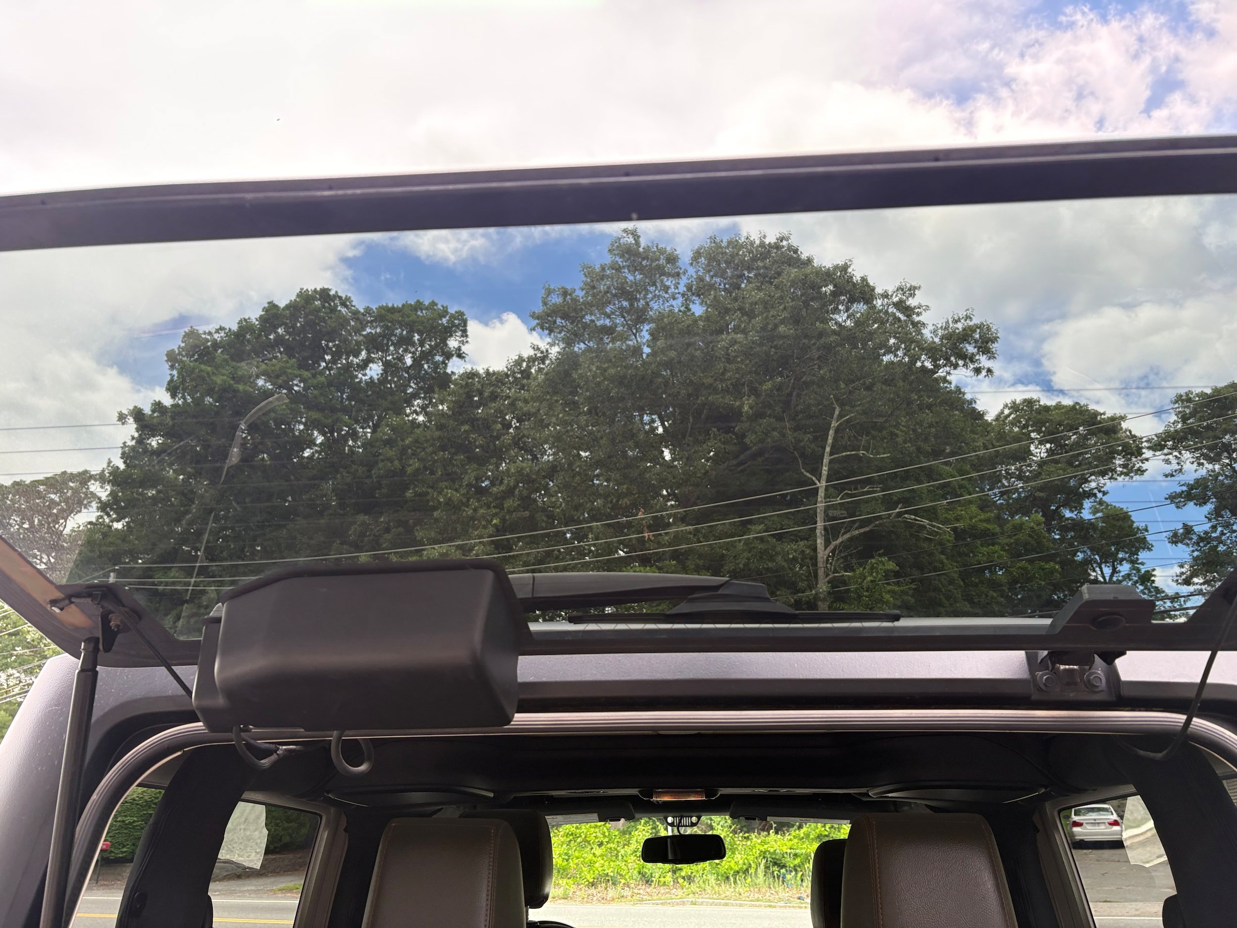 Used 2017 Jeep Wrangler Sahara AWD/4WD image 24
