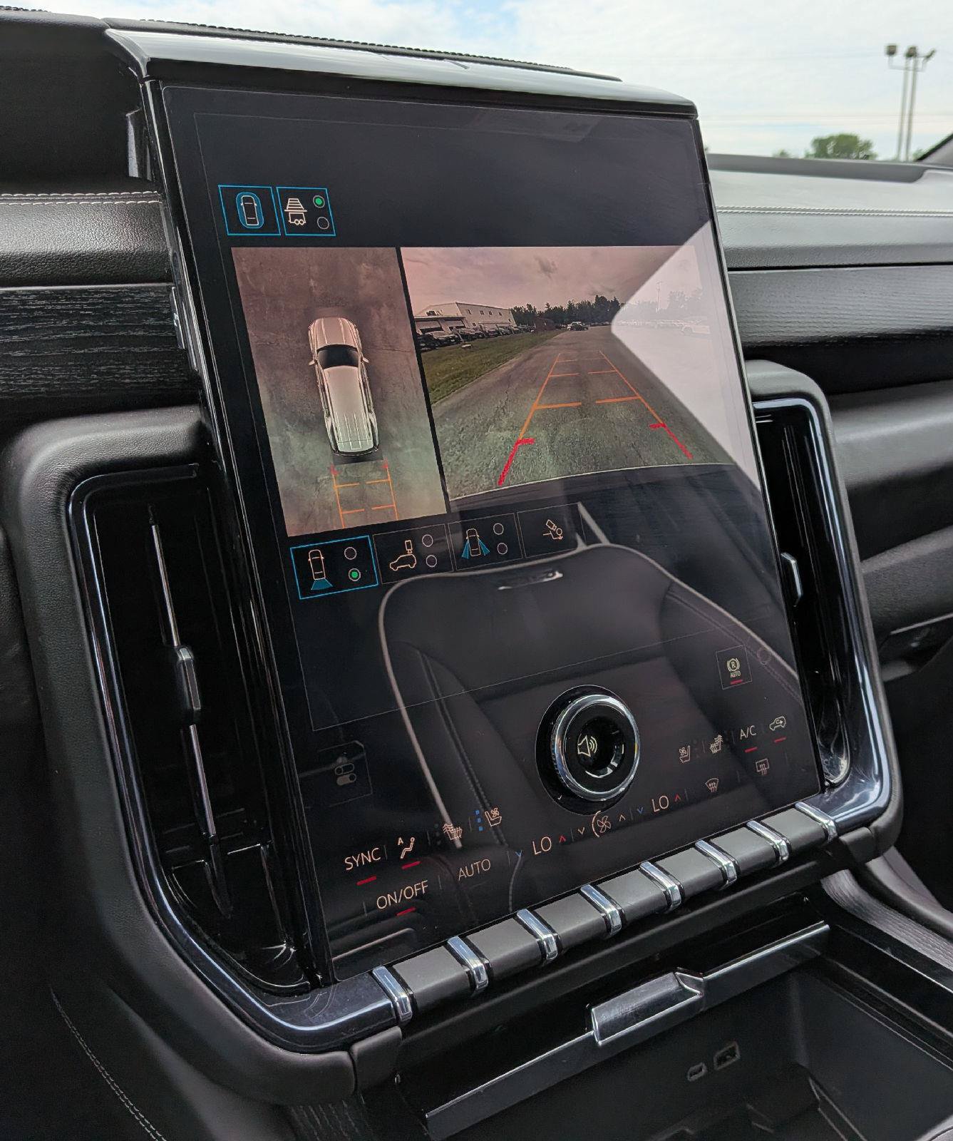 Certified 2026 GMC Yukon AT4 Ultimate AWD/4WD image 18