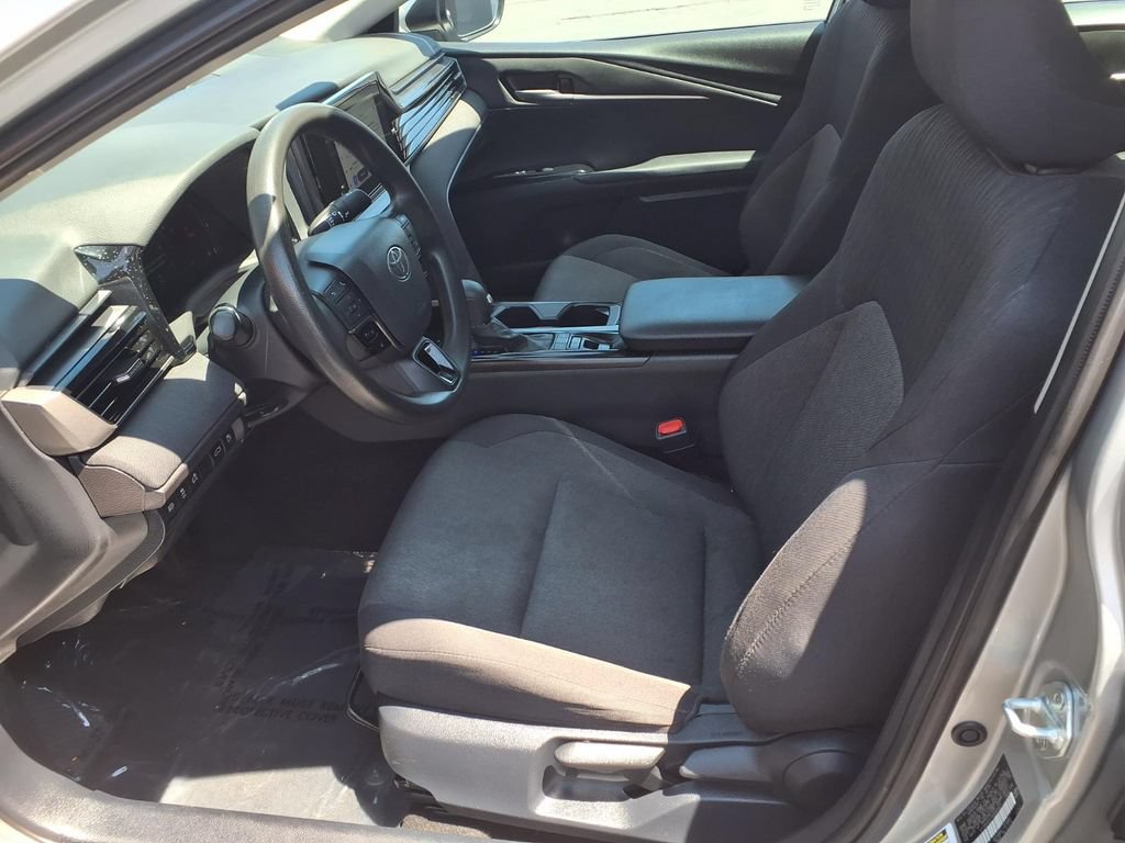 Used 2025 Toyota Camry LE FWD image 19