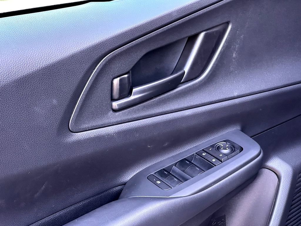 Used 2025 Toyota Prius Plug-In Hybrid FWD image 11