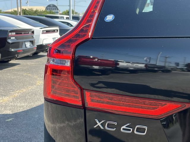Used 2021 Volvo XC60 T5 Momentum w/ Protection Package Premier FWD image 10