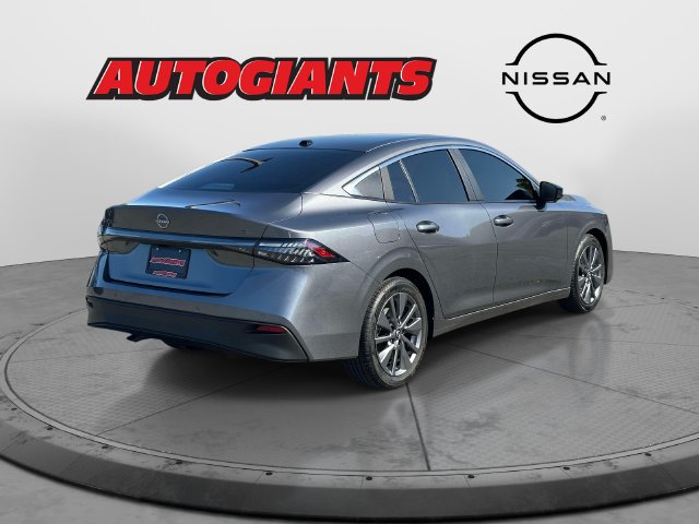 Used 2026 Nissan Sentra SL w/ Floor Mat Package FWD image 4