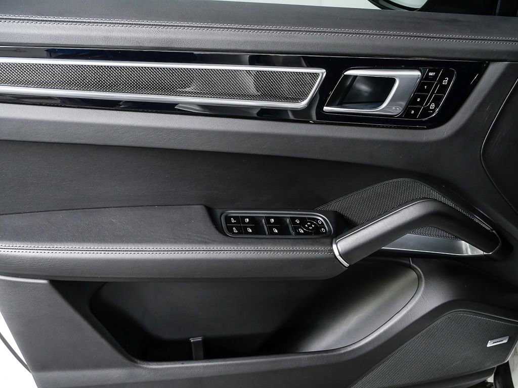 Certified 2021 Porsche Cayenne Turbo image 6
